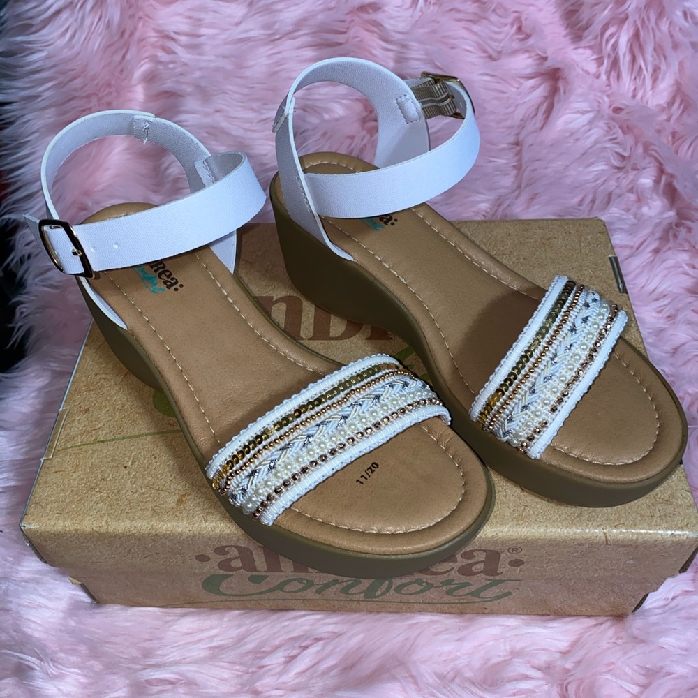 SOLD! Brand new wedges